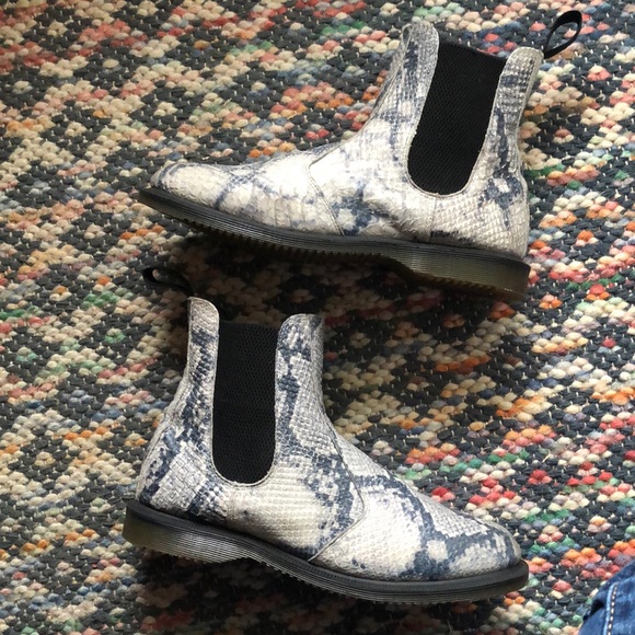 Doc Martens Snakeskin Flora Womens 10 pull on boot - Picture 2 of 9